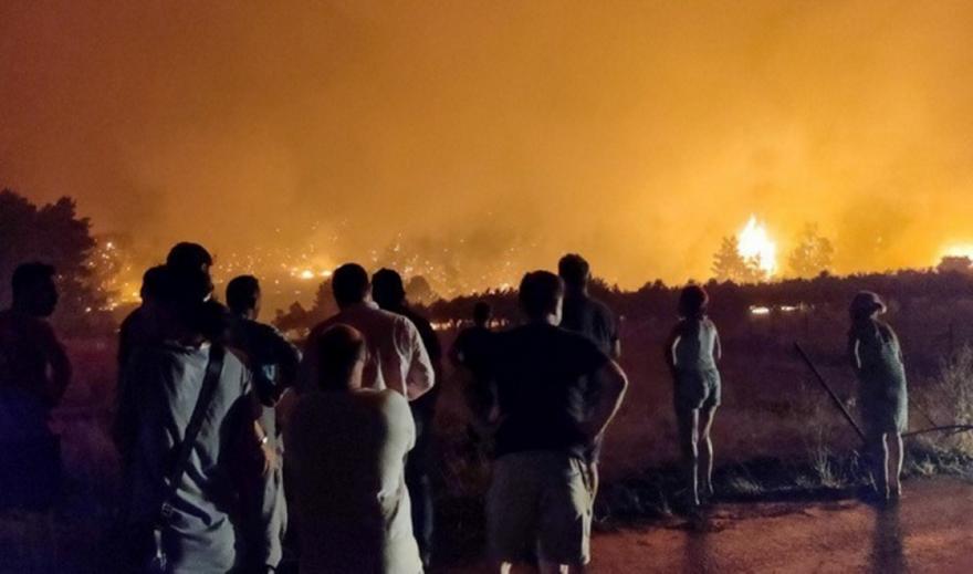 Εύβοια: Ακόμη 85 πολίτες μεταφέρθηκαν στο Ψαροπούλι ...