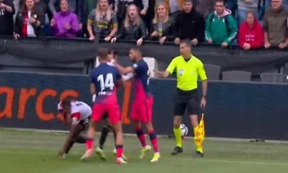 Ο Καράσκο προκάλεσε... σύρραξη και ο Σιμεόνε μπούκαρε στο γήπεδο για να τον βγάλει έξω!