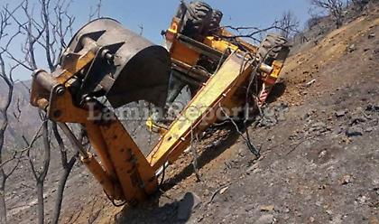 Νεκρός χειριστής μπουλντόζας που έπεσε σε γκρεμό στη Φωκίδα