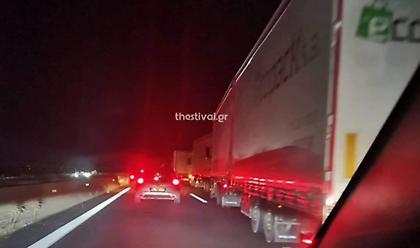 Θεσσαλονίκη: Ανατροπή νταλίκας στην Εγνατία Οδό