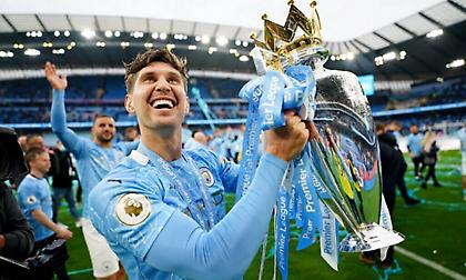 «Δένει» μέχρι το 2026 τον Στόουνς η Μάντσεστερ Σίτι