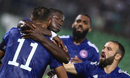 Ο Ελ Αραμπί έκανε το 2-2 από την άσπρη βούλα