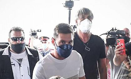 Αναχώρηση Μέσι για Παρίσι - Επιβεβαίωση και από τον πατέρα του: «Υπογράφει σήμερα στην Παρί»