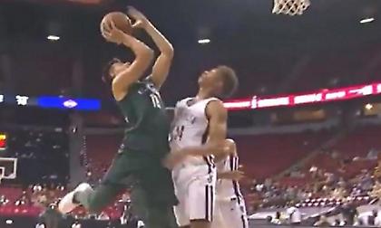 Το πρώτο καλάθι του Καλαϊτζάκη με τους Μπακς!