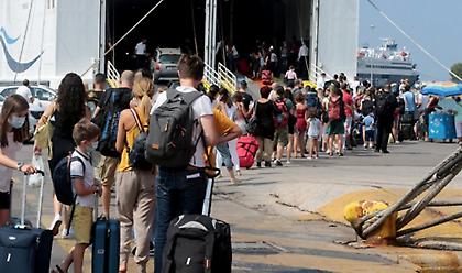 Αυξημένη η κίνηση στα λιμάνια λόγω της εξόδου για τον Δεκαπεντάγουστο