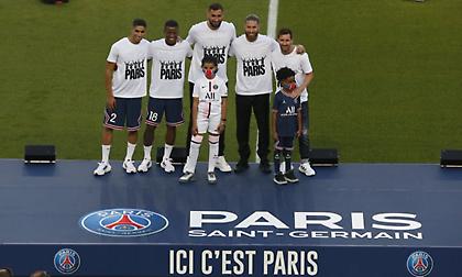 Παρί: Αποθεώθηκαν οι Μέσι και Σέρχιο Ράμος, αποδοκιμάστηκε ο Εμπαπέ