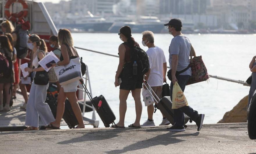Κορωνοϊός: Επί ποδός οι υγειονομικές αρχές για την επιστροφ
