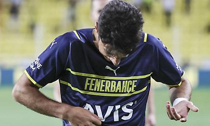 Παίκτης έψαχνε… μάταια το σήμα στη φανέλα για να το φιλήσει! (video)