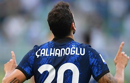 «Φωτιά» η Ίντερ: Ασίστ και γκολ από Τσαλχάνογλου, 2-0 στο 14’ την Τζένοα!