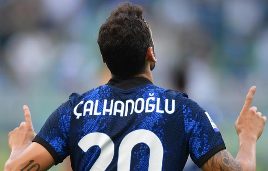 Ίντερ-Τζένοα: Ασίστ και γκολ ο Τσαλχάνογλου, 2-0 στο 14'