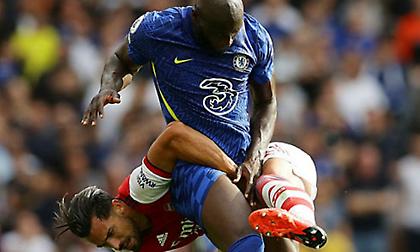 Ξεσάλωμα στο twitter με το… bullying του Λουκάκου στην άμυνα της Άρσεναλ! (pics/videos)