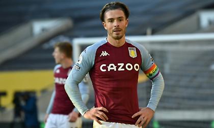 Φίλος της Άστον Βίλα κάλυψε με ταινία το όνομα του Γκρίλις στη φανέλα του! (pic)