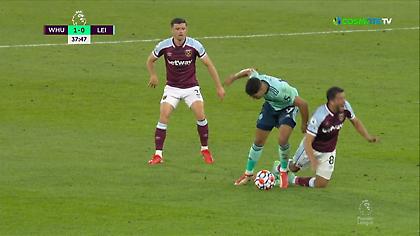 Κόκκινη στον Αγιόζε που παραλίγο να κόψει το ποδόσφαιρο στον Φορνάλς