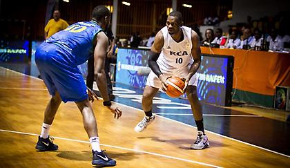 Ο Ρομέιν Σάτο επέστρεψε στη δράση στα 40 για να παίξει στο Αφρομπάσκετ