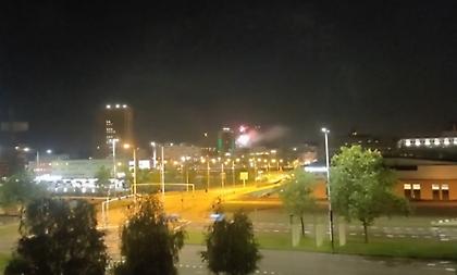 Χαμός με πυροτεχνήματα έξω από το ξενοδοχείο της Μπενφίκα από οπαδούς της PSV