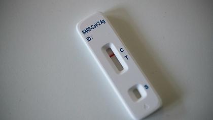 Κορωνοϊός: 2 self test δωρεάν για έλεγχο μετά τις διακοπές- Ποιοι τα δικαιούνται