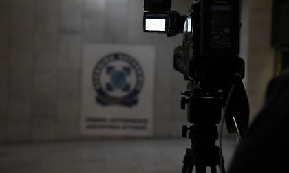 Προσαγωγή αστυνομικού για υπεξαίρεση χρημάτων από κρατούμενο