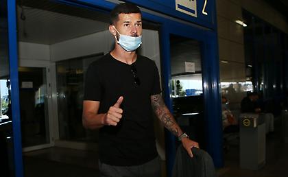 Στην Αθήνα για την ΑΕΚ ο Γέφτιτς! (pics)