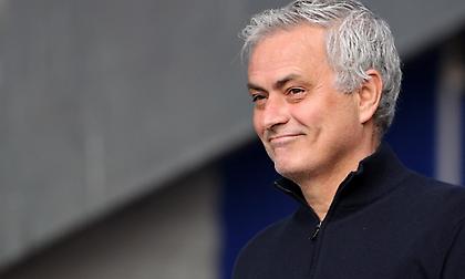 Γιόρτασε με πίτσα την τεσσάρα της Ρόμα ο Μουρίνιο