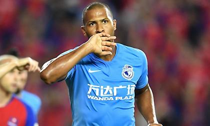 Μια… ανάσα από τον Ροντόν η Έβερτον