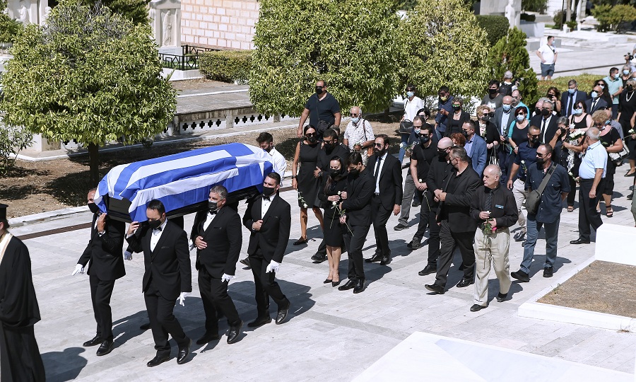 Τσοχατζόπουλος: Με το «Καλημέρα Ήλιε» και σημαία του ΠΑΣΟΚ