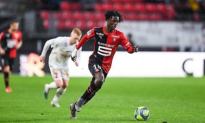 Πέρασε ιατρικά στη Ρεάλ Μαδρίτης και ανακοινώνεται ο Καμαβινγκά!