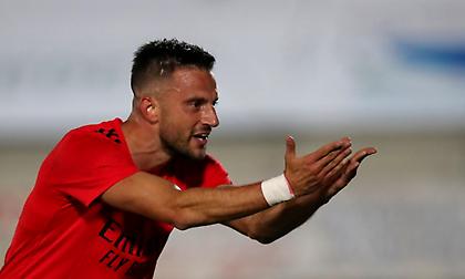 Ελεύθερος και τυπικά από την Μπενφίκα ο Σάμαρης!