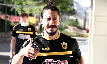 ΑΕΚ: Μπήκαν Σιμόες και Μπακάκης!
