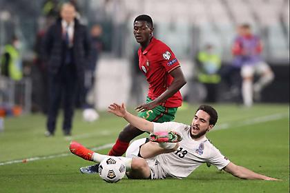 Παρί: Πήρε Νούνο Μέντες κι έδωσε Σαράμπια στη Σπόρτινγκ