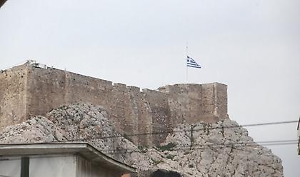 Θάνατος Μίκη Θεοδωράκη-3ημερο πένθος: Μεσίστιες σημαίες και αναστολή δημόσιων εορταστικών εκδηλώσεων