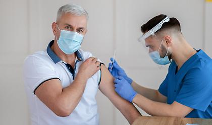 Εμβόλια για COVID-19 και ανδρική γονιμότητα: Τι πραγματικά ισχύει;