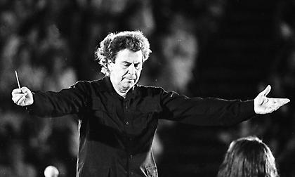 Σαββίδης για Θεοδωράκη: «Η μουσική του θα ακούγεται πάντα στην καρδιά μας»