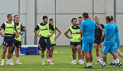 Με Λα Πάρα η αποστολή του Απόλλωνα για το φιλικό με τον Αστέρα