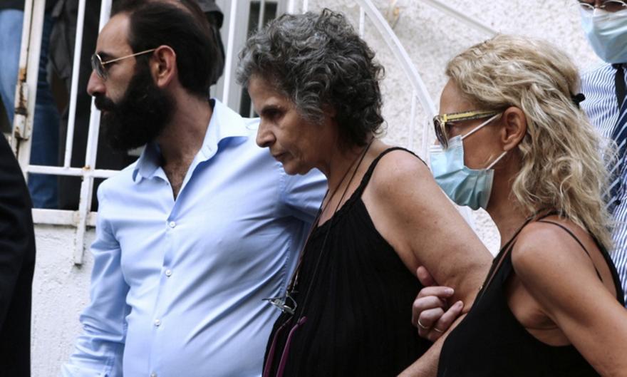 Μαργαρίτα Θεοδωράκη: Εσπευσμένα στο νοσοκομείο