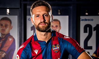 Ανακοίνωσε Μουστάφι η Λεβάντε