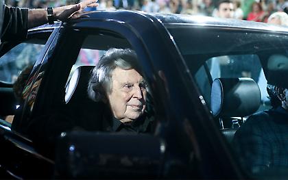 Μίκης Θεοδωράκης: Από τη Δευτέρα σε λαϊκό προσκύνημα η σορός του
