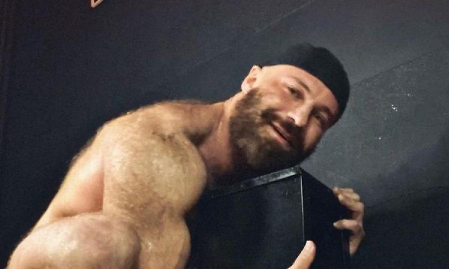 Bodybuilder παντρεμένος με sex doll χωρίζει για ένα τασάκι