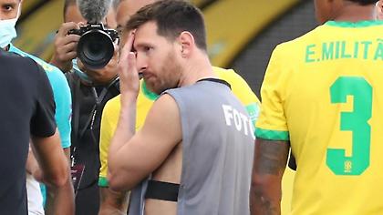 Ο Μέσι φόρεσε «γιλέκο» φωτογράφου κι ο Ντιμπάλα έσκασε στα γέλια