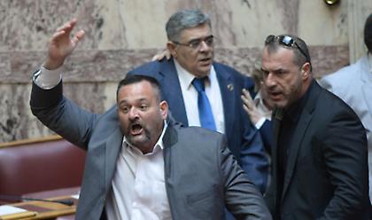 Χρυσή Αυγή: «Όχι» σε αποφυλάκιση Ηλιούπουλου-Μίχου