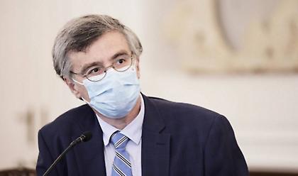 Τσιόδρας: Εμβόλιο στους 12-17 το «κλειδί» για έλεγχο κορωνοϊού - Εμβολίασα και τα 3 παιδιά μου