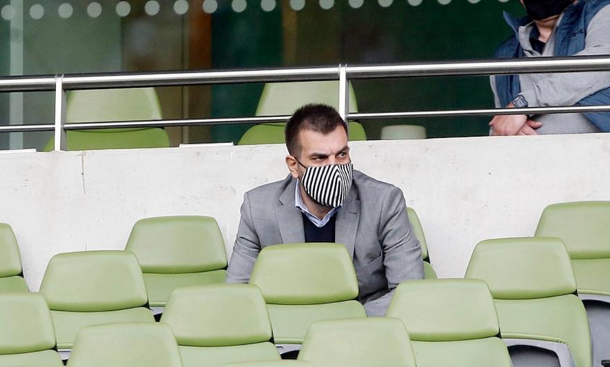 Κυριάκος σε Καραπαπά: «Σύστημα 2 στα 10, σαν τις μεταγραφές! 10 κάνετε, 2 ανακοινώνετε»