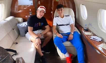 Γιαννούλης και Τζόλης γύρισαν μαζί στην Αγγλία με ιδιωτικό αεροπλάνο