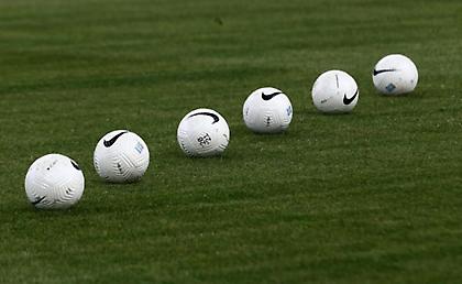 Σέντρα στη Super League, μεγάλα ματς σε Premier League και Serie A