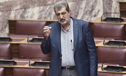 «Πόλεμος» Πολάκη-Ξανθού για τα εμβόλια