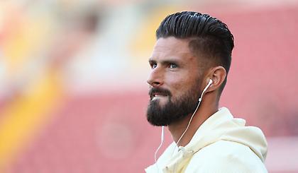 Αρνητικός στον κορωνοϊό ο Ζιρού, παίζει κόντρα στη Λάτσιο