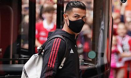 Ο Κριστιάνο αποθεώθηκε κατά την άφιξη της αποστολής της Μάντσεστερ Γιουνάιτεντ