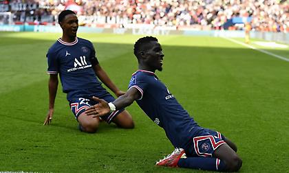 Ασταμάτητη η... λειψή Παρί!