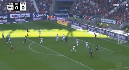 Γκολ από δύσκολη γωνία ο Κόστιτς, 1-0 η Άιντραχτ!