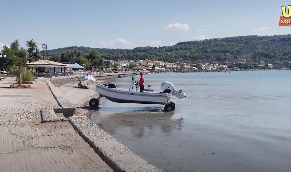 «Καράβια βγήκαν στη στεριά»: Αυτό είναι το πιο εντυπωσιακό αμφίβιο σκάφος του καλοκαιριού