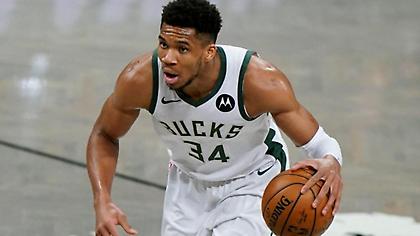 Τρυφερή photo του Γιάννη με τα παιδιά του